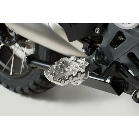 _SW-Motech EVO Footrest Kit  Honda XRV 650/750 87-03  XL 600 V 87-99 CRF 1000 L 15-17 | FRS.01.112.10201 | Greenland MX_
