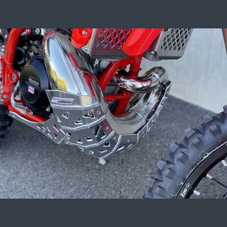 _P-Tech P-Tech Skid Plate with Exhaust Pipe Guard and Plastic Bottom Beta RR 250/300 23-.. | PK025B | Greenland MX_